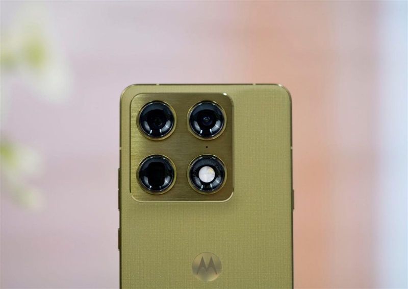 联想moto X70 Air Pro AI手机评测：轻薄AI影像旗舰 随手一拍就是8K大片