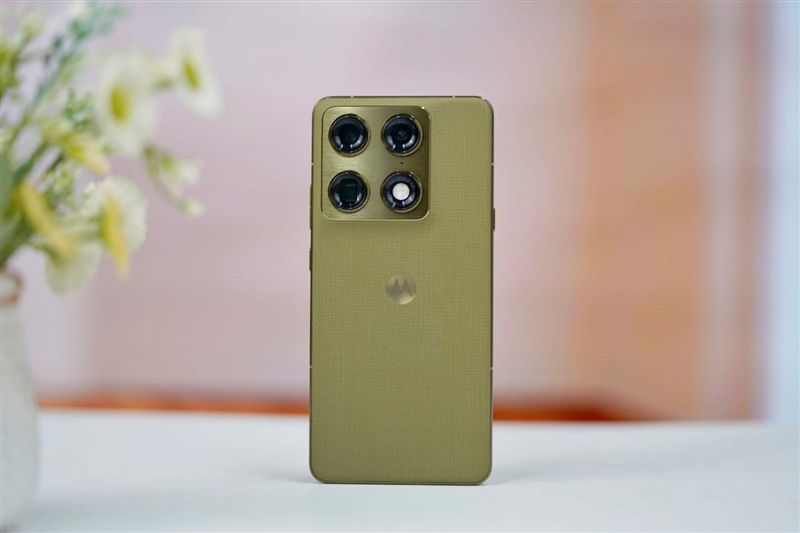 联想moto X70 Air Pro AI手机评测：轻薄AI影像旗舰 随手一拍就是8K大片